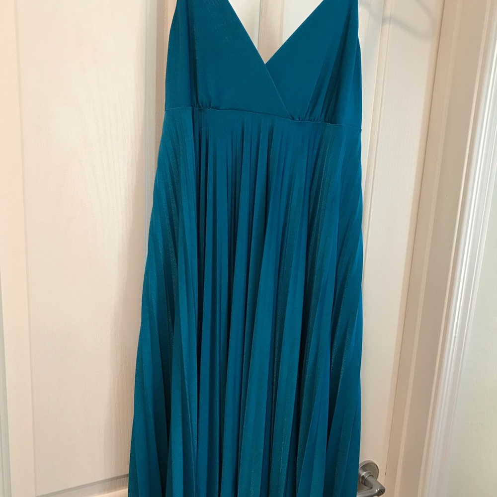 Dress - Picture 2 of 2
